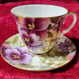 DUCHESS Fine Bone China Tea Cup and Saucer Vintage No Blemishes Made in England